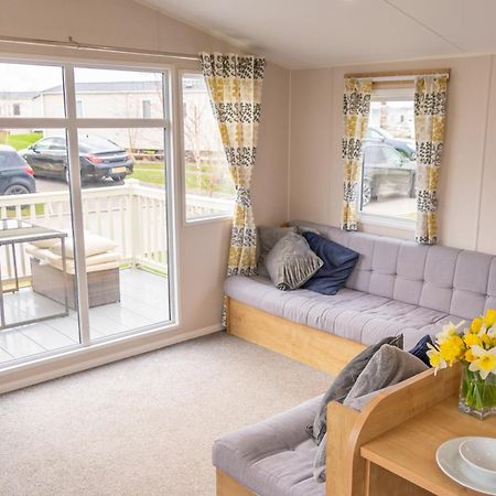 64 Lancaster The Lazy Willow 3 Bedroom Hot Tub Caravan Tattershall Lakes Eksteriør bilde