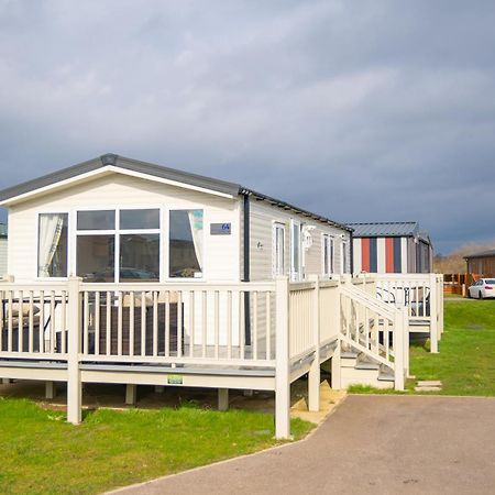 64 Lancaster The Lazy Willow 3 Bedroom Hot Tub Caravan Tattershall Lakes Eksteriør bilde