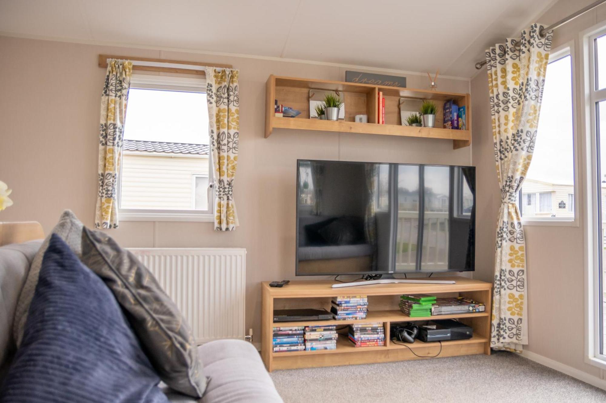 64 Lancaster The Lazy Willow 3 Bedroom Hot Tub Caravan Tattershall Lakes Eksteriør bilde