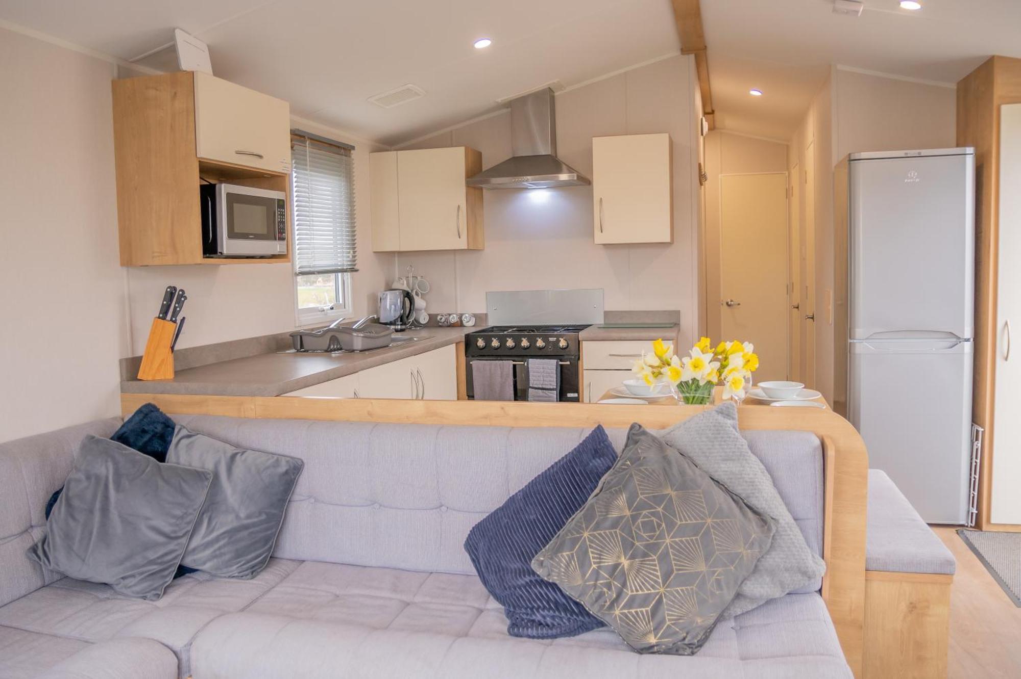 64 Lancaster The Lazy Willow 3 Bedroom Hot Tub Caravan Tattershall Lakes Eksteriør bilde