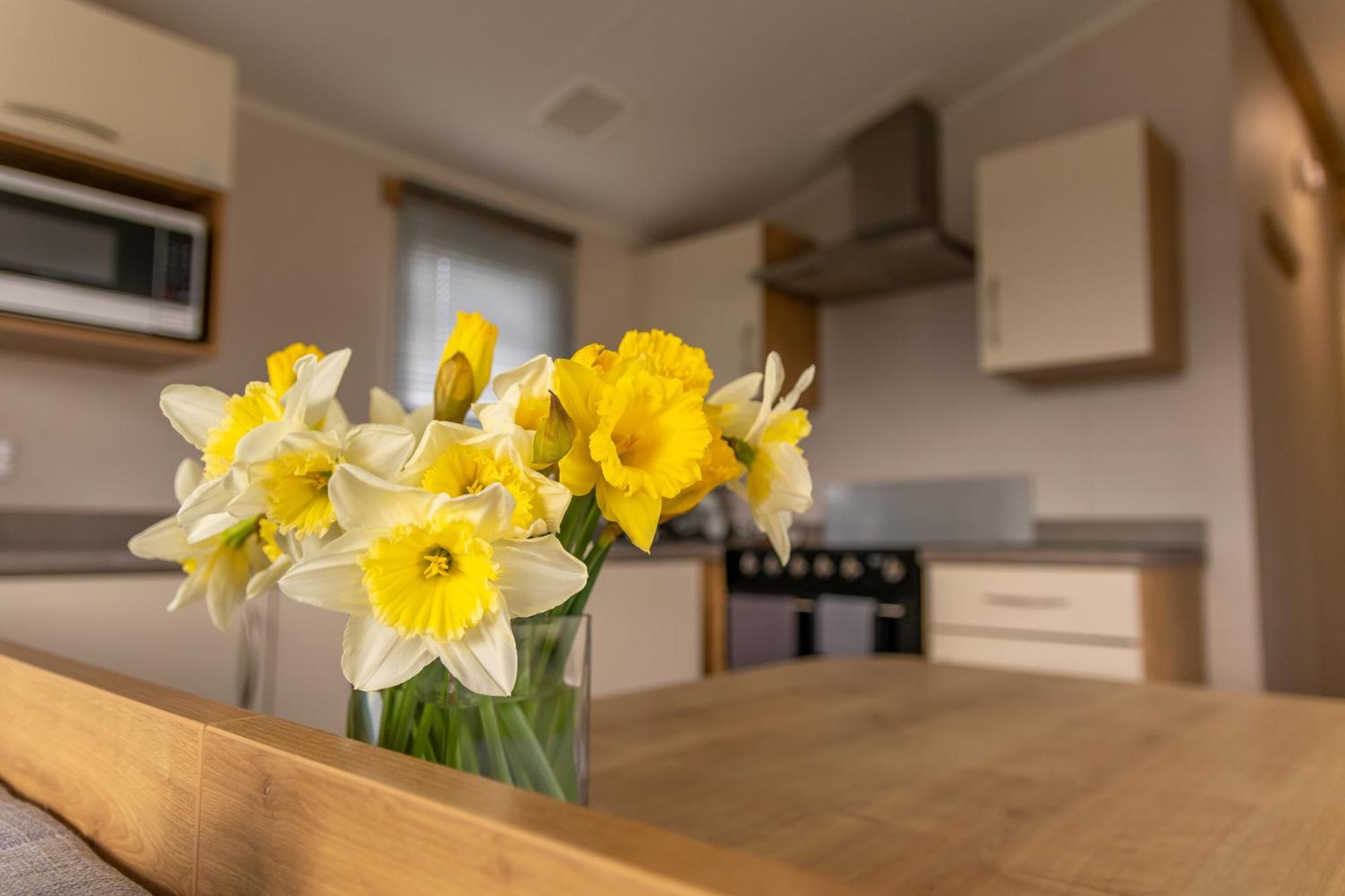 64 Lancaster The Lazy Willow 3 Bedroom Hot Tub Caravan Tattershall Lakes Eksteriør bilde