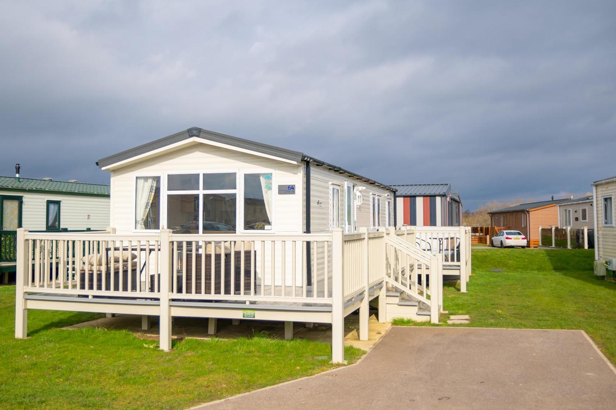 64 Lancaster The Lazy Willow 3 Bedroom Hot Tub Caravan Tattershall Lakes Eksteriør bilde